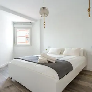 https://apartamento-plazamar-torre-del-mar.1costadelsol.com